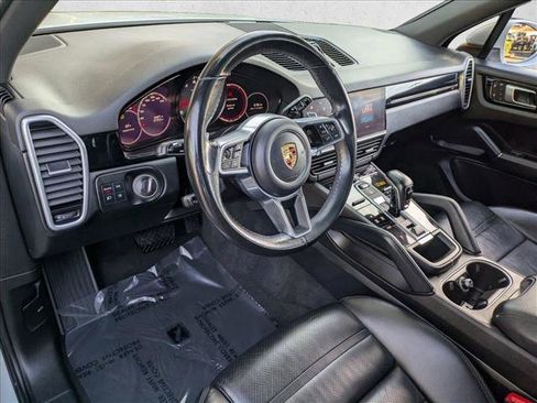 Used 2023 Porsche Cayenne Platinum Edition image 10