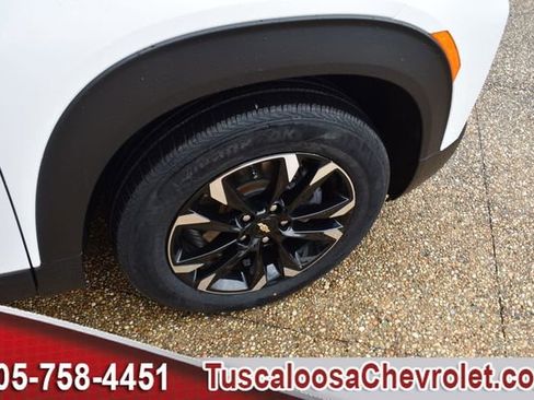 Used 2023 Chevrolet TrailBlazer LT w/ Convenience Package FWD image 12