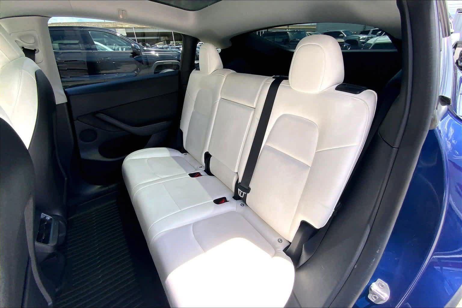 Used 2023 Tesla Model Y Long Range AWD/4WD image 29