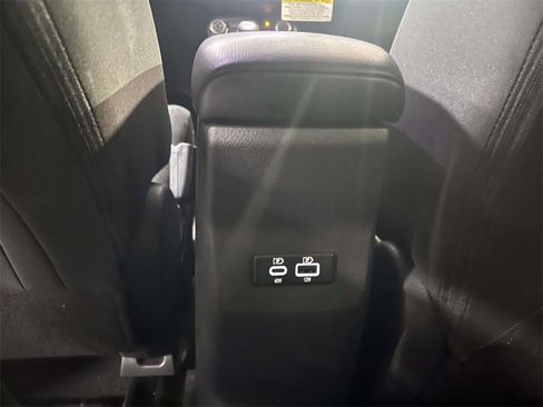 Used 2025 Nissan Kicks S w/ Charging Package image 15