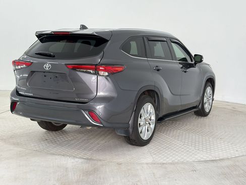 Used 2022 Toyota Highlander Limited image 9