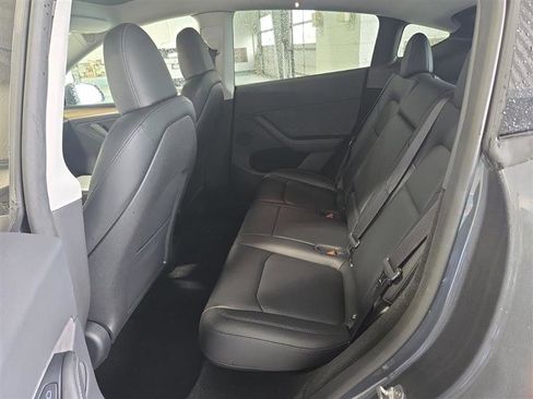 Used 2023 Tesla Model Y Long Range AWD/4WD image 7