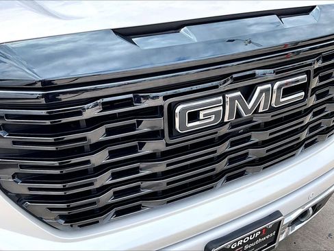 Used 2023 GMC Sierra 1500 Denali Ultimate AWD/4WD image 30