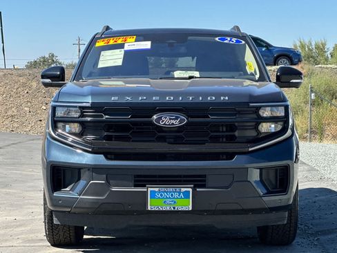 Certified 2025 Ford Expedition Active AWD/4WD image 9