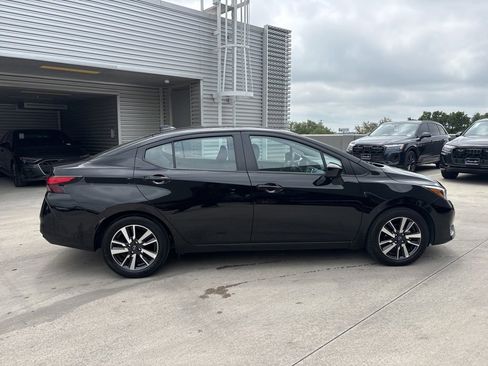 Used 2025 Nissan Versa SV FWD image 4