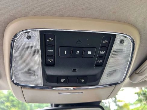 Used 2016 Chrysler 300 C w/ Safetytec Plus Group image 20