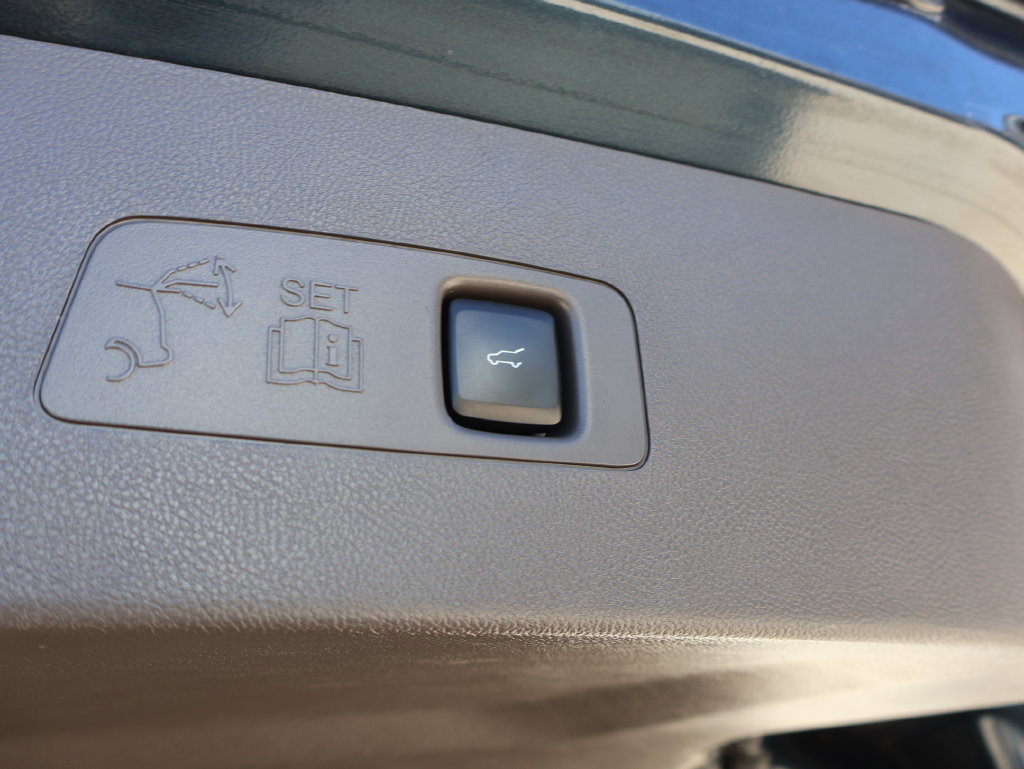 Used 2021 Lincoln Corsair Reserve AWD/4WD image 16