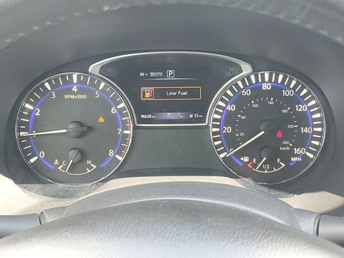Used 2018 Nissan Pathfinder S AWD/4WD image 21