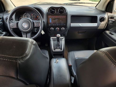 Used 2014 Jeep Compass Latitude w/ Sun/Sound Group AWD/4WD image 12