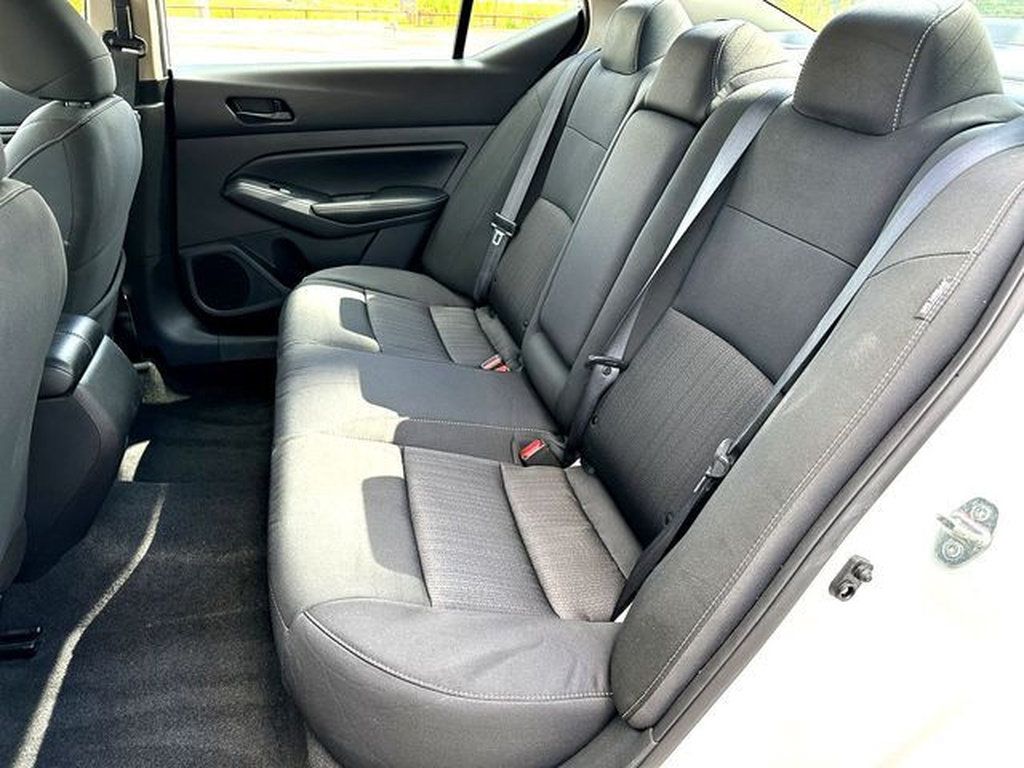 Used 2025 Nissan Altima 2.5 SV FWD image 18