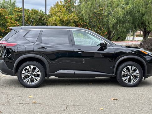Certified 2023 Nissan Rogue SV image 3