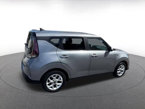 Used 2025 Kia Soul LX w/ LX Technology Package FWD image 15