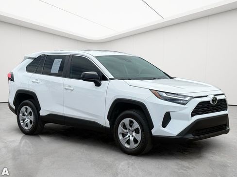 Used 2024 Toyota RAV4 LE FWD image 9
