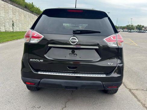 Used 2016 Nissan Rogue SV FWD image 4