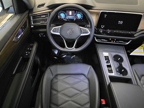 New 2026 Volkswagen Atlas SE image 13