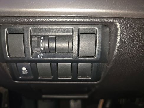 Used 2017 Subaru Outback 2.5i Premium image 13