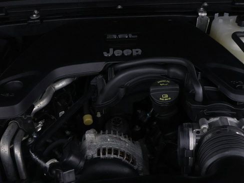 Used 2021 Jeep Gladiator Overland AWD/4WD image 18