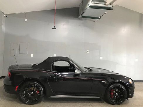 Used 2017 FIAT 124 Spider Abarth image 4