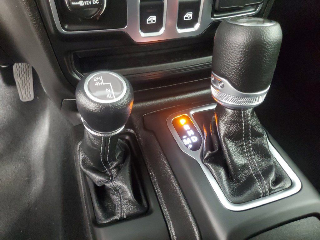 Used 2026 Jeep Wrangler Sport AWD/4WD image 18