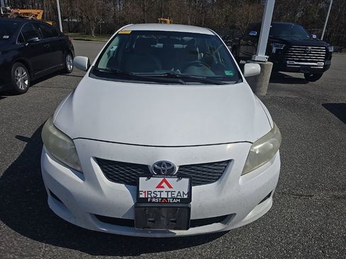 Used 2010 Toyota Corolla LE image 2