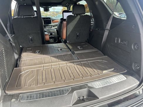 Used 2023 GMC Yukon Denali Ultimate image 12