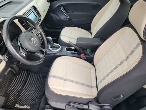 Used 2018 Volkswagen Beetle 2.0T Coast image 17