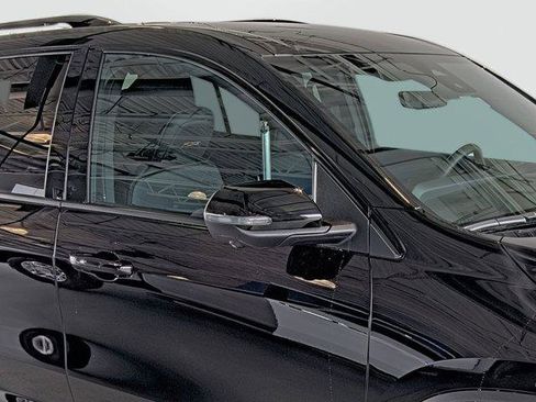 New 2026 Chevrolet Traverse Z71 w/ Enhanced Driving Package AWD/4WD image 15