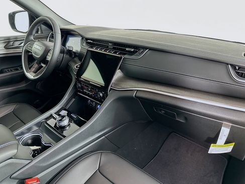 New 2025 Jeep Grand Cherokee Limited image 35