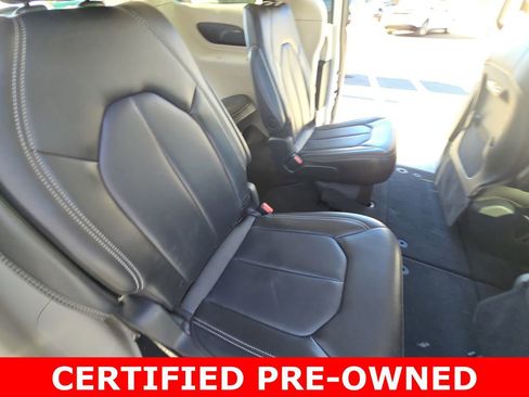 Used 2024 Chrysler Pacifica Touring-L FWD image 11