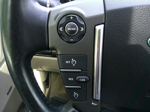 Used 2013 Land Rover LR2 image 22