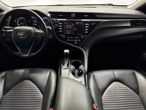 Used 2019 Toyota Camry FWD image 18