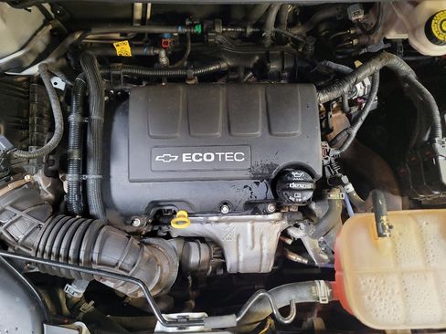 Used 2019 Chevrolet Trax LT w/ LT Convenience Package image 30