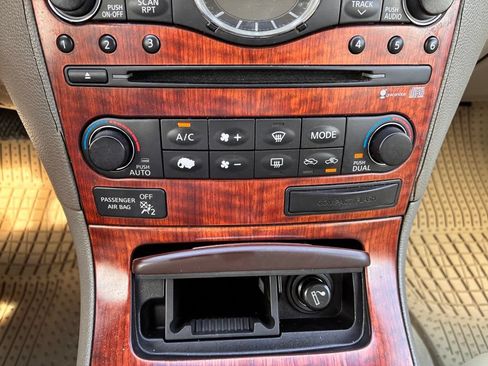 Used 2009 INFINITI G37 x Sedan w/ Premium Pkg AWD/4WD image 34