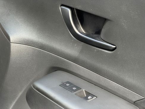 Used 2024 Hyundai Kona SEL FWD image 25