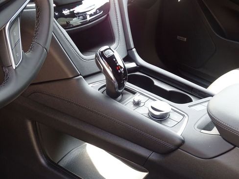 New 2025 Cadillac XT5 Luxury image 29