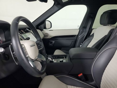 Used 2023 Land Rover Discovery Metropolitan Edition AWD/4WD image 22