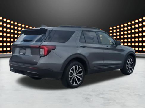 Used 2025 Ford Explorer ST-Line AWD/4WD image 8