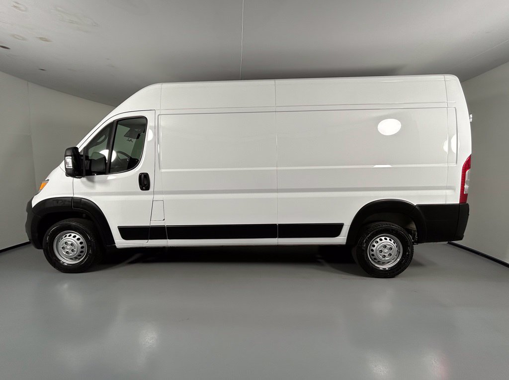 Used 2025 RAM ProMaster 2500 w/ Convenience Group FWD image 4