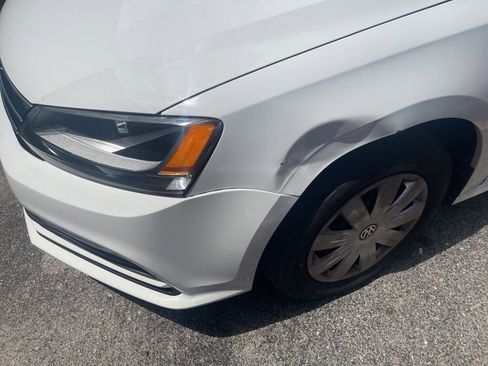 Used 2015 Volkswagen Jetta S FWD image 3