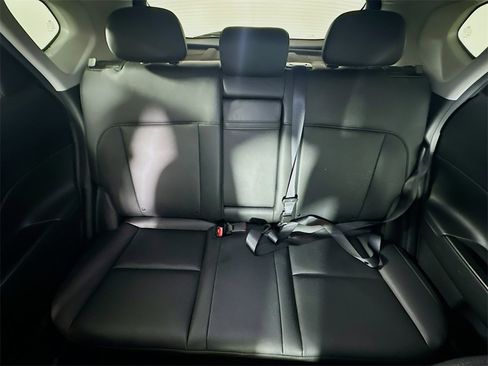 Used 2024 Hyundai Kona Limited image 13