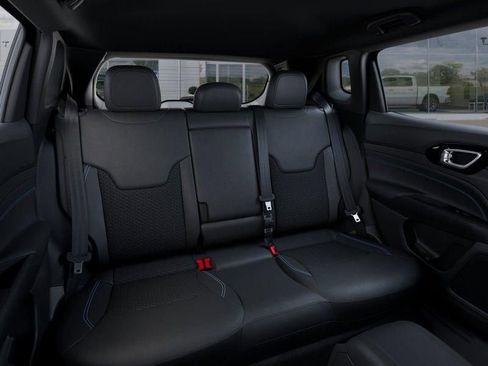 New 2026 Jeep Compass Latitude AWD/4WD image 15