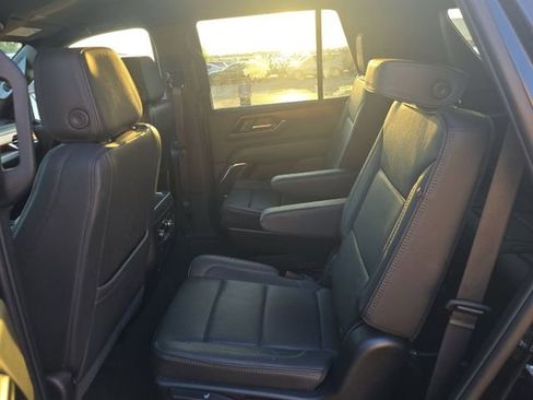Used 2025 GMC Yukon Denali image 5