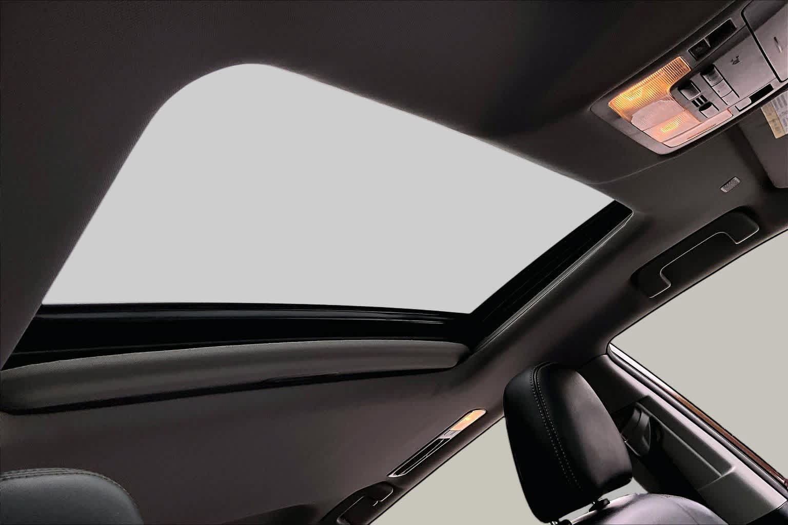 Used 2019 Toyota Highlander XLE AWD/4WD image 14