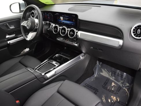Used 2026 Mercedes-Benz GLB 250 image 14
