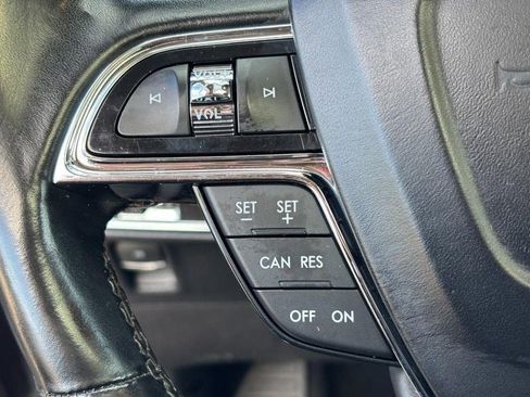 Used 2022 Lincoln Nautilus Reserve image 18