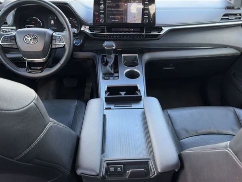 Certified 2023 Toyota Sienna XSE image 15