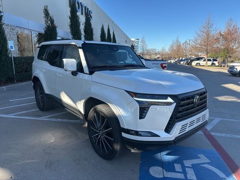Used 2025 Lexus GX 550 image 3