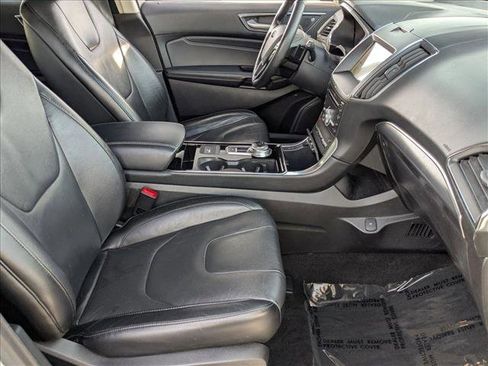 Used 2019 Ford Edge Titanium image 20