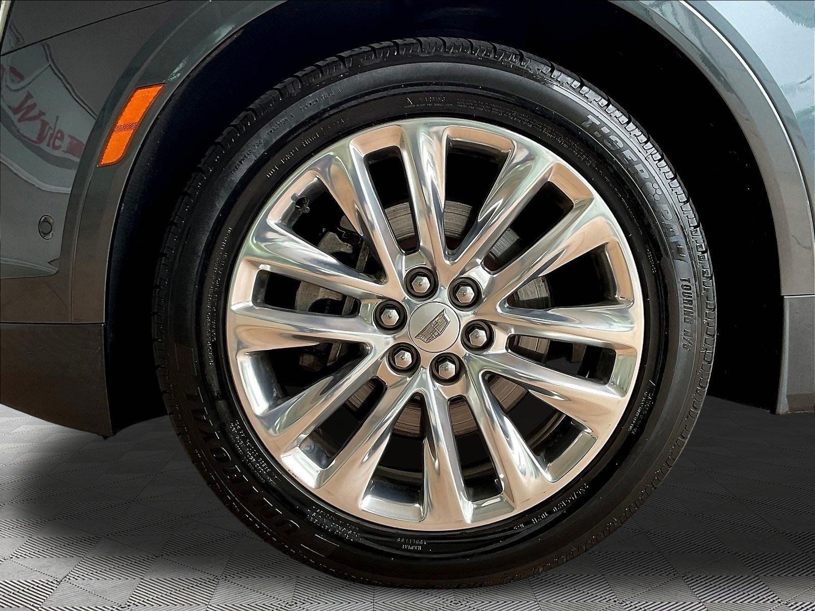 Used 2019 Cadillac XT5 Platinum AWD/4WD image 32