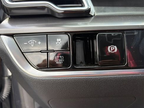 New 2025 Kia Sportage EX image 30